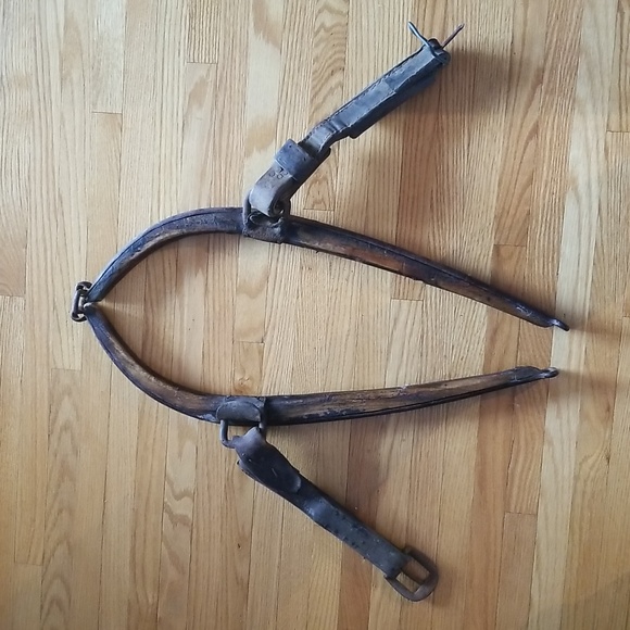 Antique wood, iron and leather horse yoke - Picture 7 of 10